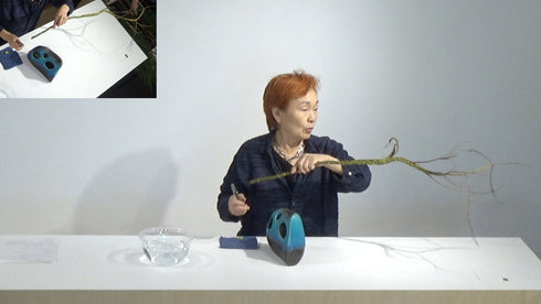 4-20 You in Ikebana by Ms.Kazuko Nakada - with English subtitles