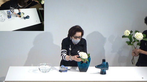 Free-style arranging by Ms.Reiko Takenaka - with English subtitles